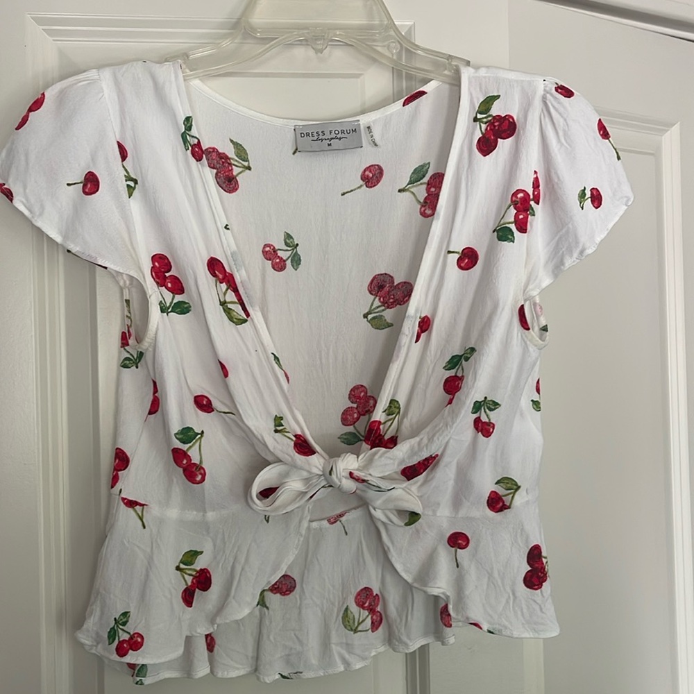 Dress Forum Woman’s tie front Cherry Top, Medium